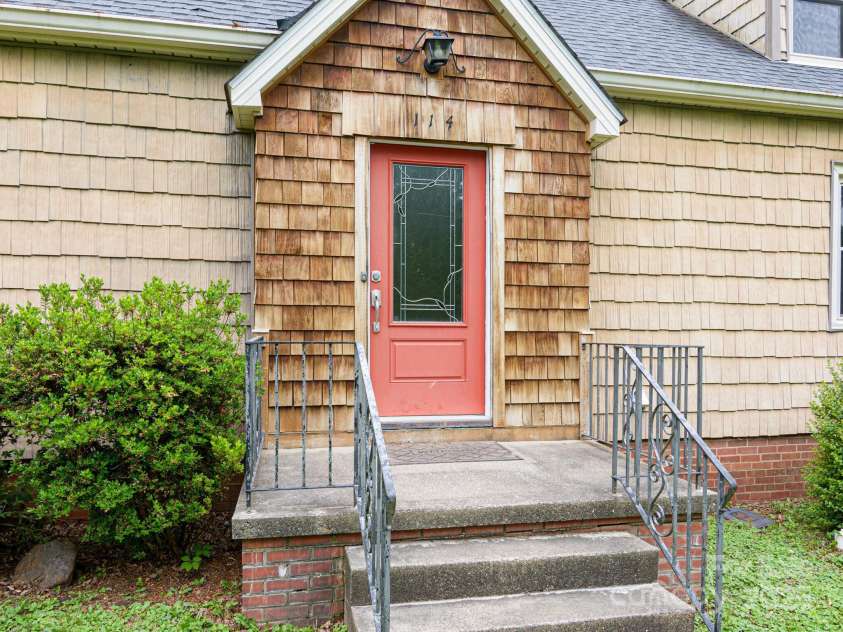 114 Eastwood Avenue, Swannanoa, NC 28778.  MLS# CAR4261055, YatesRealty ID 17232. 