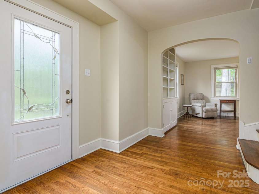 114 Eastwood Avenue, Swannanoa, NC 28778.  MLS# CAR4261055, YatesRealty ID 17232. 