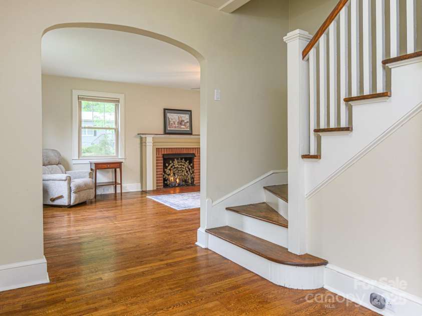 114 Eastwood Avenue, Swannanoa, NC 28778.  MLS# CAR4261055, YatesRealty ID 17232. 