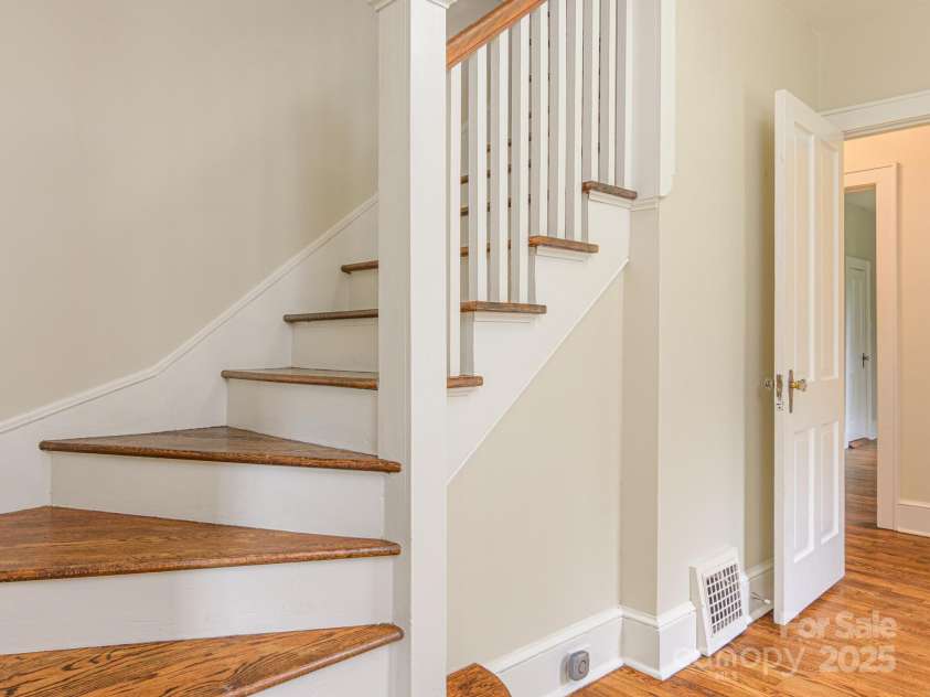 114 Eastwood Avenue, Swannanoa, NC 28778.  MLS# CAR4261055, YatesRealty ID 17232. 