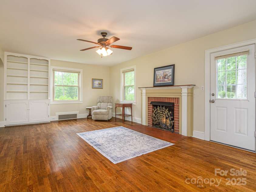 114 Eastwood Avenue, Swannanoa, NC 28778.  MLS# CAR4261055, YatesRealty ID 17232. 