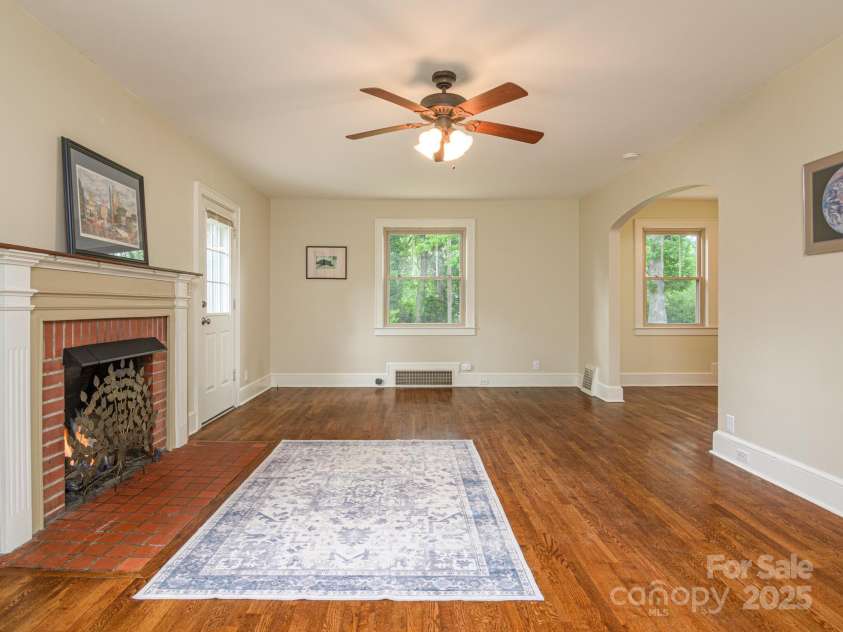 114 Eastwood Avenue, Swannanoa, NC 28778.  MLS# CAR4261055, YatesRealty ID 17232. 