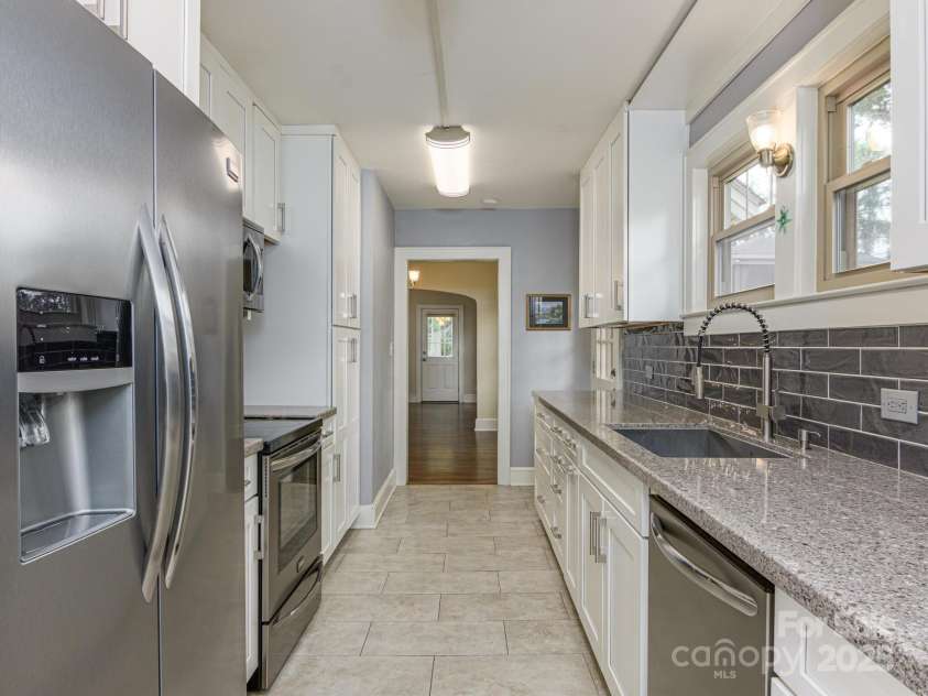 114 Eastwood Avenue, Swannanoa, NC 28778.  MLS# CAR4261055, YatesRealty ID 17232. 