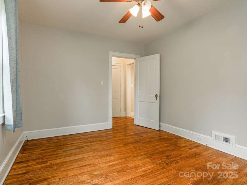 114 Eastwood Avenue, Swannanoa, NC 28778.  MLS# CAR4261055, YatesRealty ID 17232. 