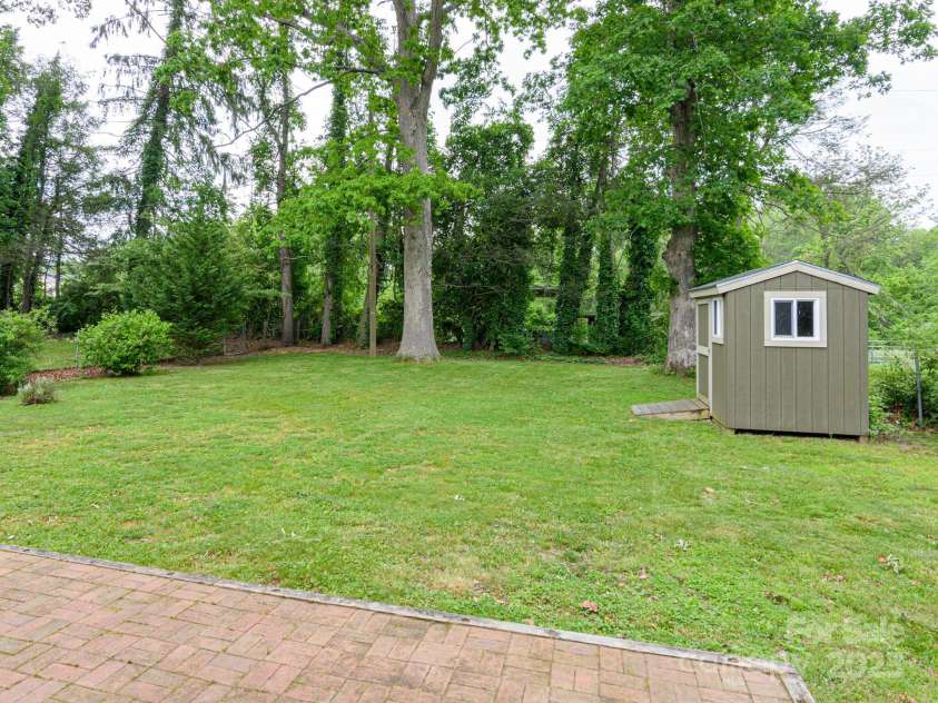 114 Eastwood Avenue, Swannanoa, NC 28778.  MLS# CAR4261055, YatesRealty ID 17232. 