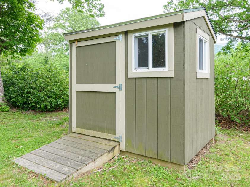 114 Eastwood Avenue, Swannanoa, NC 28778.  MLS# CAR4261055, YatesRealty ID 17232. 