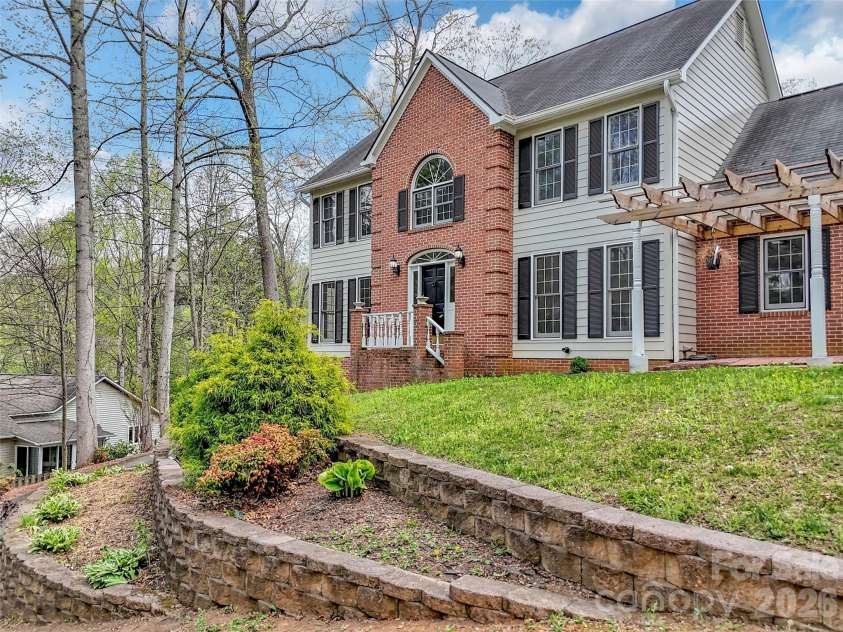 29 Tillman Road, Lake Junaluska, NC 28745.  MLS# CAR4363461, YatesRealty ID 17233. 
