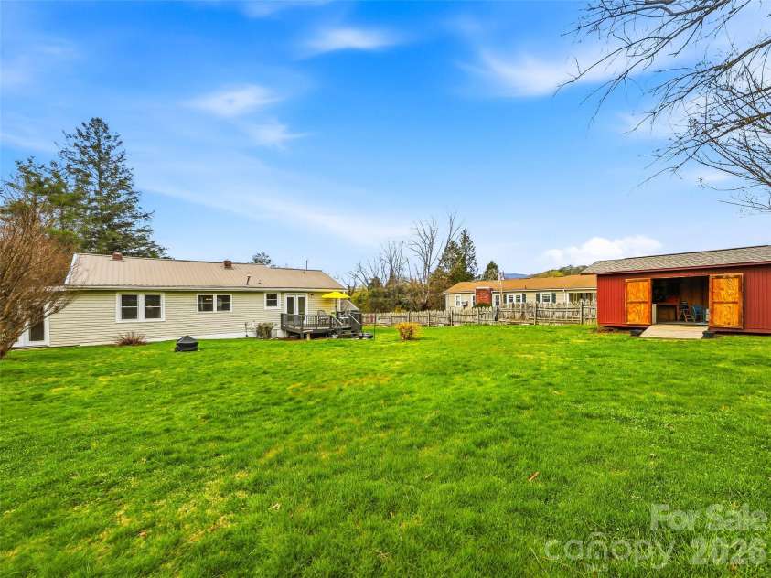 55 Pressley Avenue, Brevard, NC 28712.  MLS# CAR4365079, YatesRealty ID 17234. 