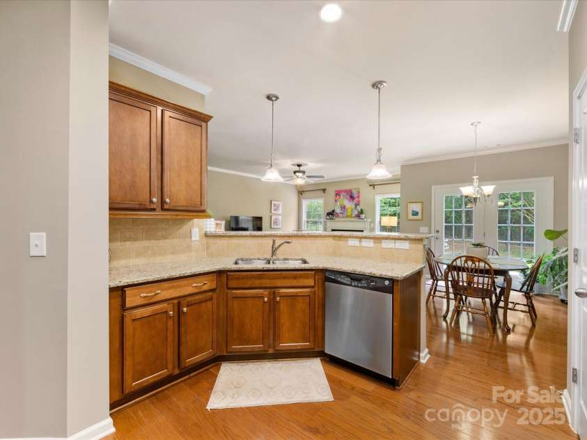 6619 Hermsley Road, Charlotte, NC 28278.  MLS# CAR4264114, YatesRealty ID 17234. 