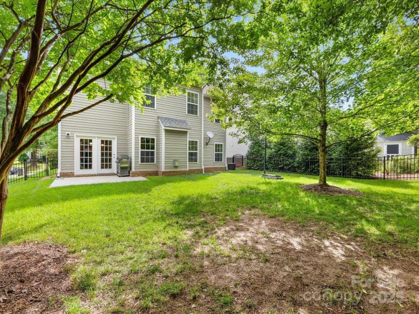 6619 Hermsley Road, Charlotte, NC 28278.  MLS# CAR4264114, YatesRealty ID 17234. 
