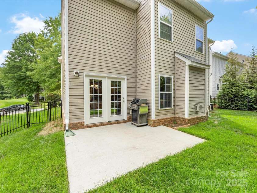 6619 Hermsley Road, Charlotte, NC 28278.  MLS# CAR4264114, YatesRealty ID 17234. 