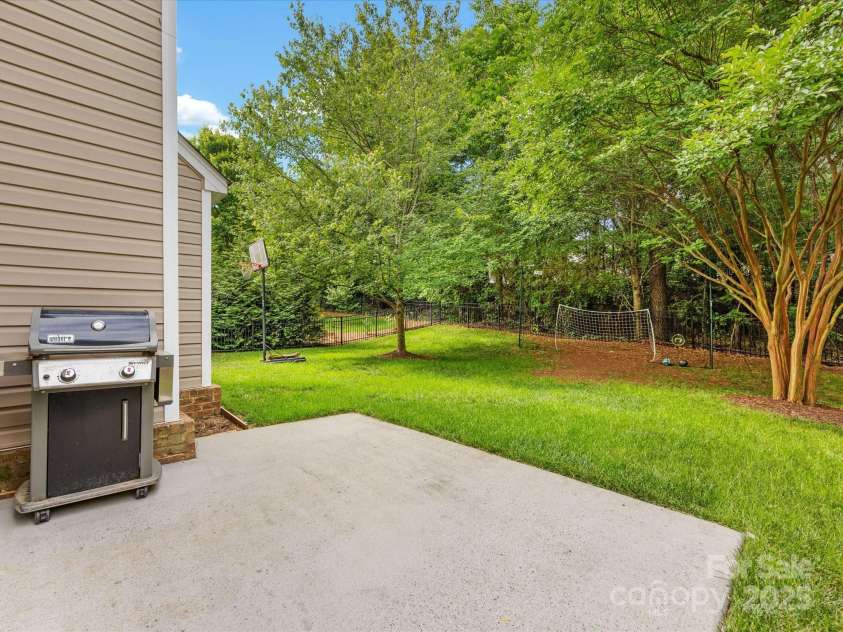 6619 Hermsley Road, Charlotte, NC 28278.  MLS# CAR4264114, YatesRealty ID 17234. 