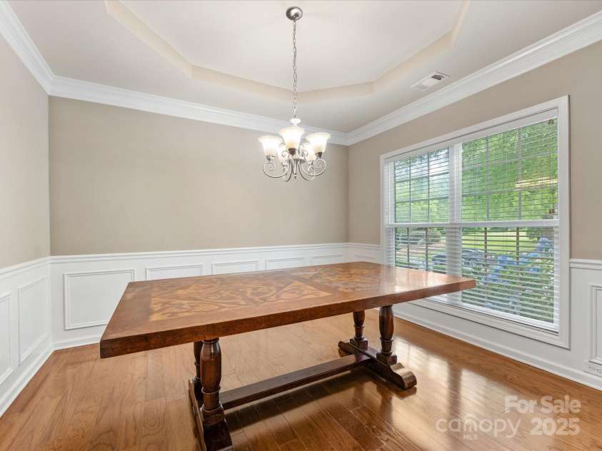 6619 Hermsley Road, Charlotte, NC 28278.  MLS# CAR4264114, YatesRealty ID 17234. Dining Room w/Tray Ceilings