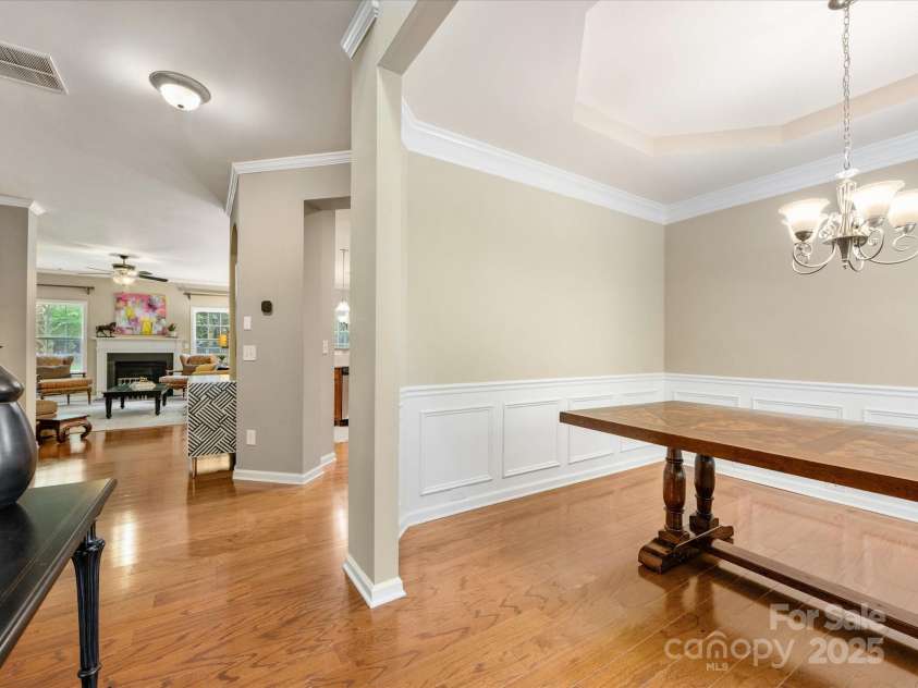6619 Hermsley Road, Charlotte, NC 28278.  MLS# CAR4264114, YatesRealty ID 17234. Entryway/Foyer