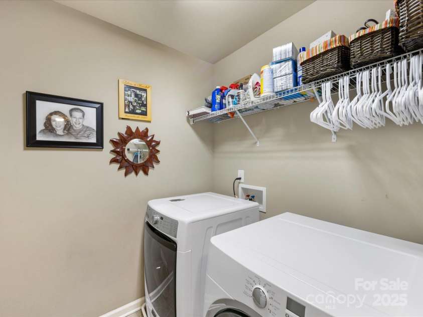 6619 Hermsley Road, Charlotte, NC 28278.  MLS# CAR4264114, YatesRealty ID 17234. Laundry Room Upper Level