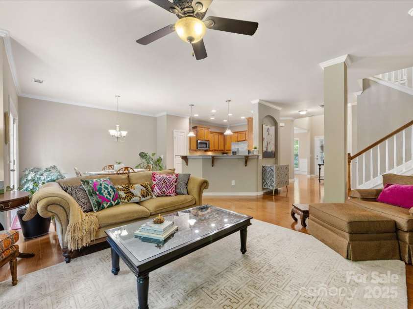 6619 Hermsley Road, Charlotte, NC 28278.  MLS# CAR4264114, YatesRealty ID 17234. Main Floor