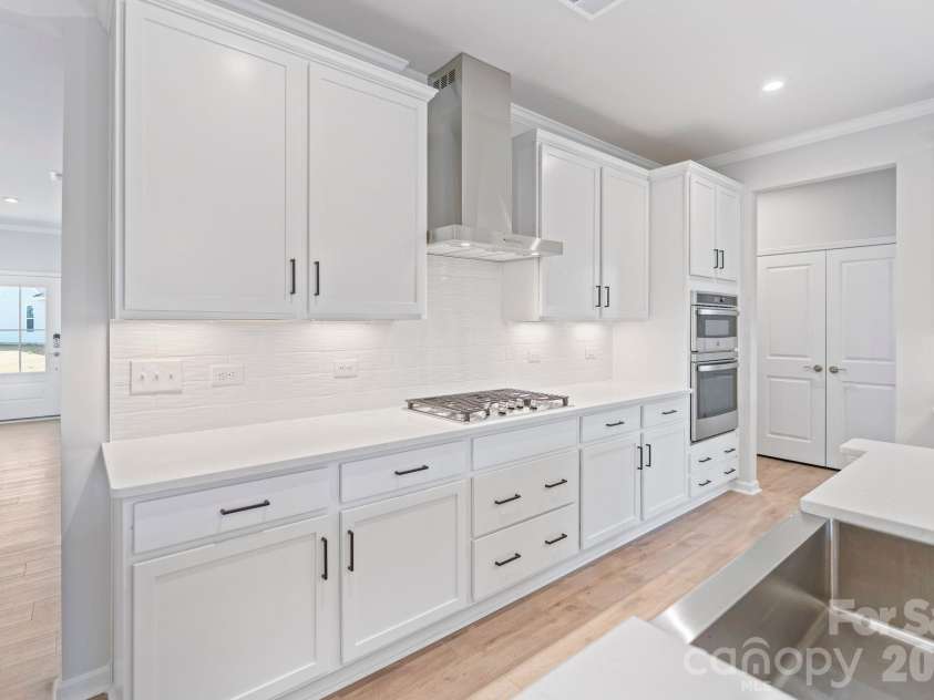948 Exeter Drive, Sherrills Ford, NC 28673.  MLS# CAR4359195, YatesRealty ID 17235. 