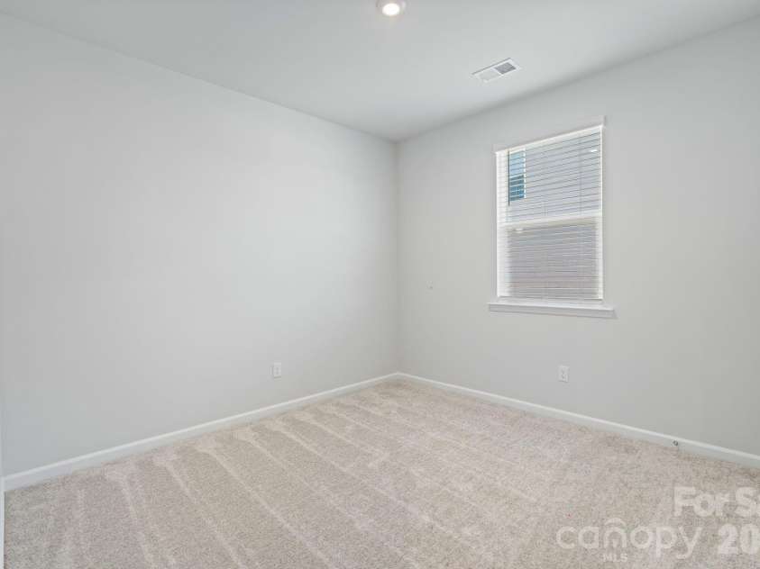 948 Exeter Drive, Sherrills Ford, NC 28673.  MLS# CAR4359195, YatesRealty ID 17235. 