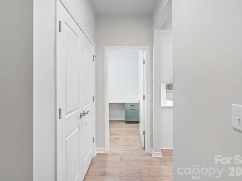 948 Exeter Drive, Sherrills Ford, NC 28673.  MLS# CAR4359195, YatesRealty ID 17235. 