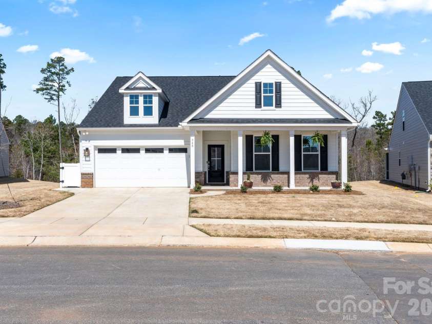 948 Exeter Drive, Sherrills Ford, NC 28673.  MLS# CAR4359195, YatesRealty ID 17235. 