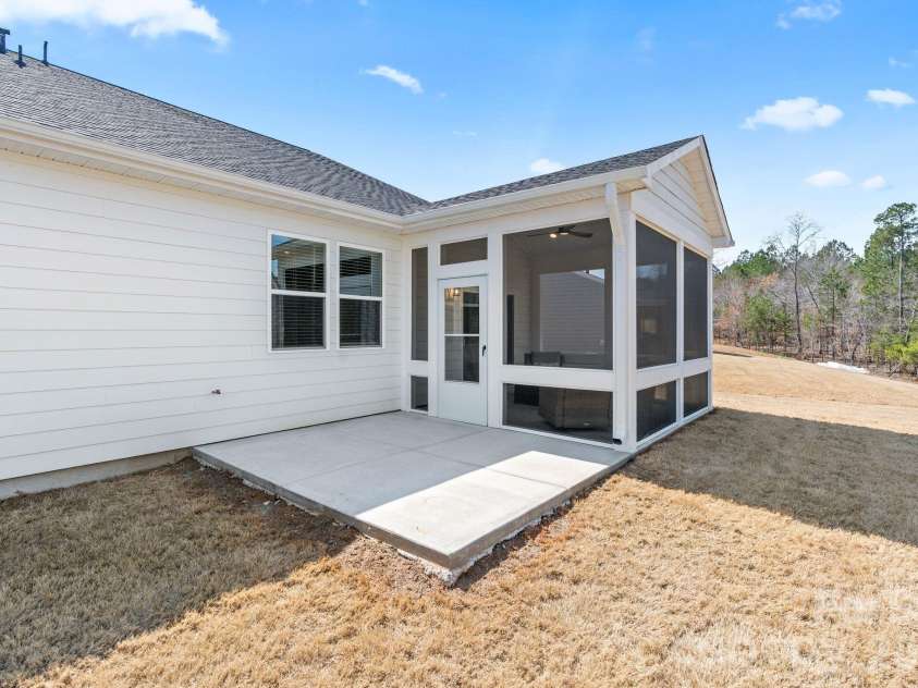 948 Exeter Drive, Sherrills Ford, NC 28673.  MLS# CAR4359195, YatesRealty ID 17235. 
