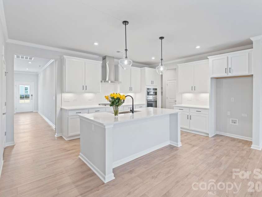 948 Exeter Drive, Sherrills Ford, NC 28673.  MLS# CAR4359195, YatesRealty ID 17235. Great Open Kitchen