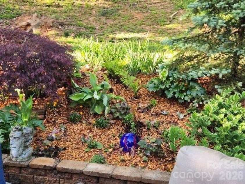 17 Marlwood Court, Asheville, NC 28804.  MLS# CAR4359603, YatesRealty ID 17236. 
