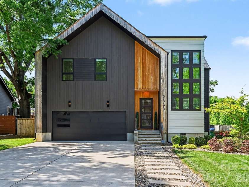 2333 Pinckney Avenue, Charlotte, NC 28205.  MLS# CAR4371235, YatesRealty ID 17237. 