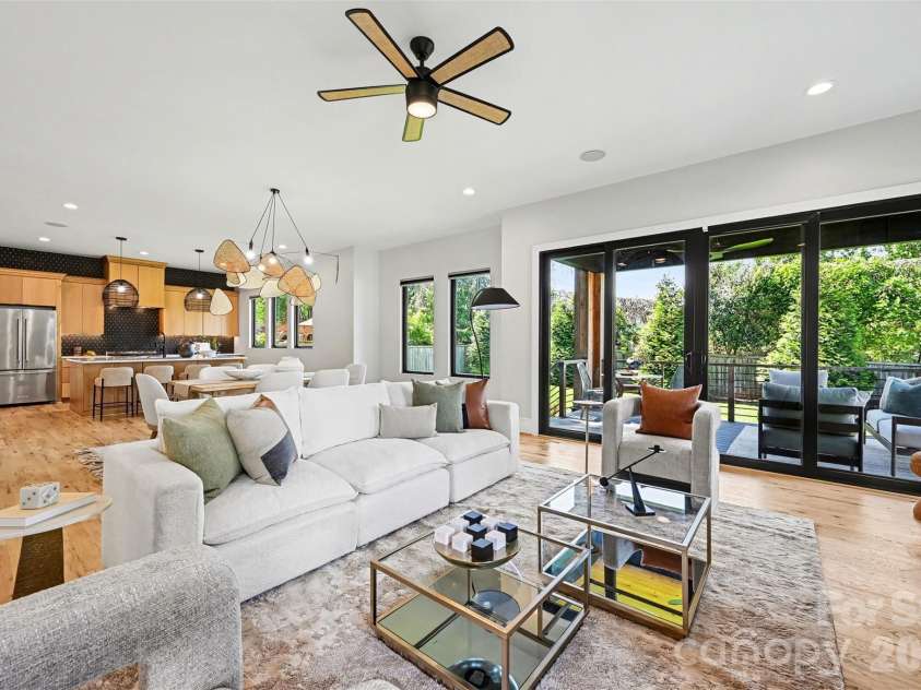 2333 Pinckney Avenue, Charlotte, NC 28205.  MLS# CAR4371235, YatesRealty ID 17237. 