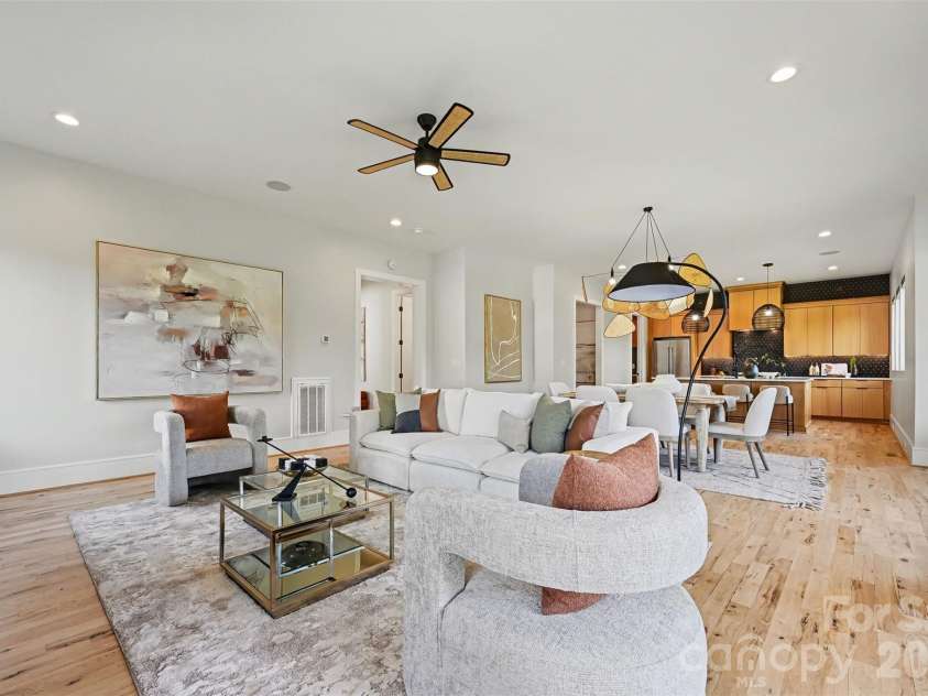 2333 Pinckney Avenue, Charlotte, NC 28205.  MLS# CAR4371235, YatesRealty ID 17237. 