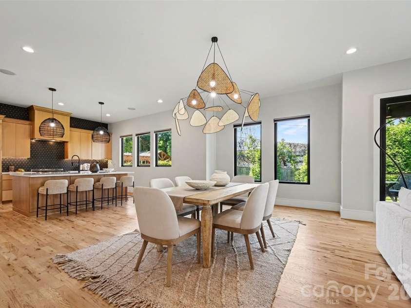 2333 Pinckney Avenue, Charlotte, NC 28205.  MLS# CAR4371235, YatesRealty ID 17237. 