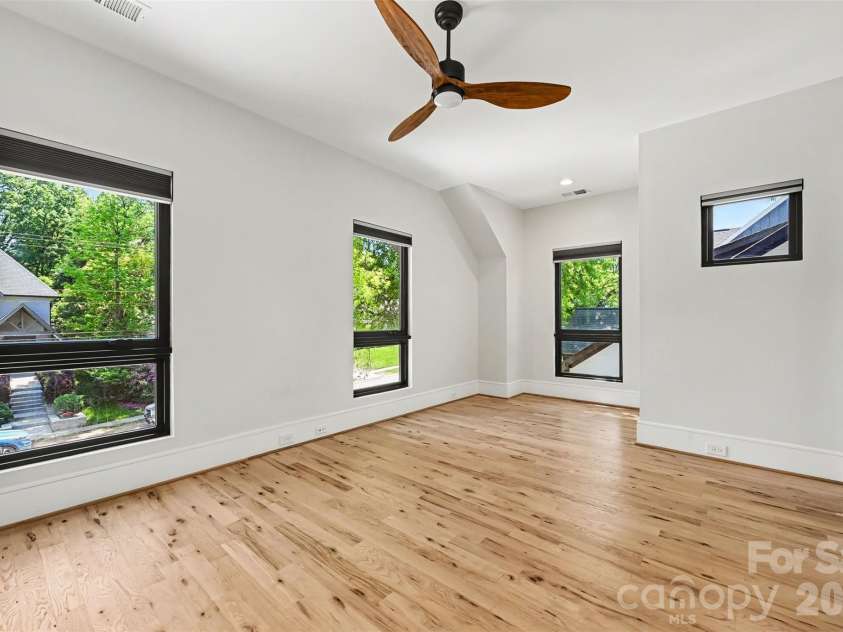 2333 Pinckney Avenue, Charlotte, NC 28205.  MLS# CAR4371235, YatesRealty ID 17237. 