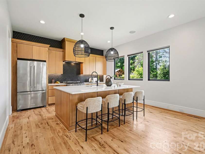 2333 Pinckney Avenue, Charlotte, NC 28205.  MLS# CAR4371235, YatesRealty ID 17237. 