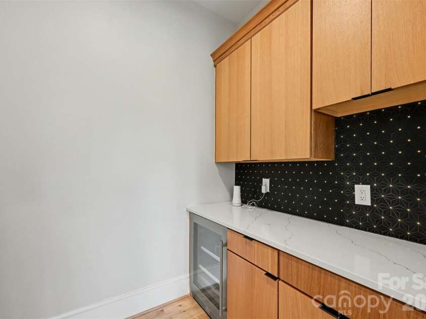 2333 Pinckney Avenue, Charlotte, NC 28205.  MLS# CAR4371235, YatesRealty ID 17237. 