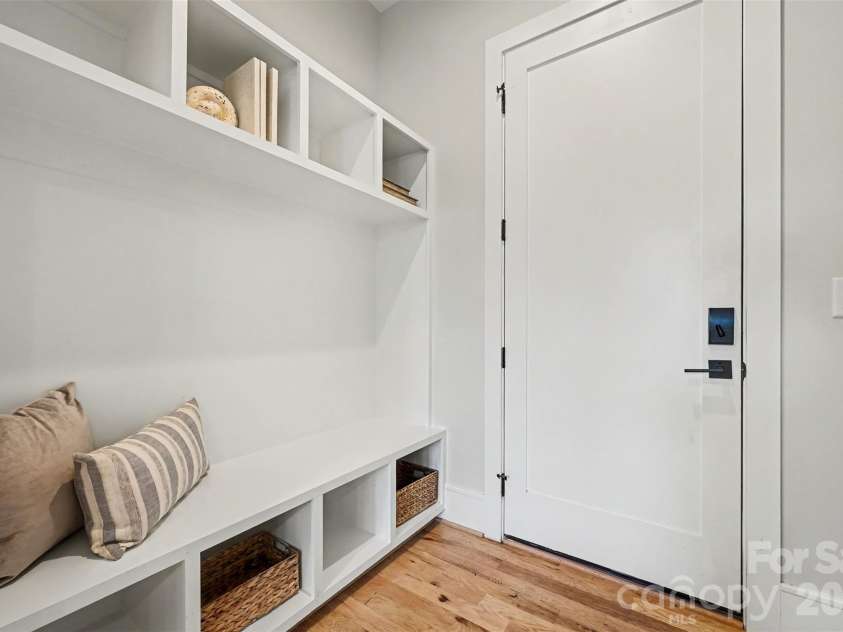 2333 Pinckney Avenue, Charlotte, NC 28205.  MLS# CAR4371235, YatesRealty ID 17237. 