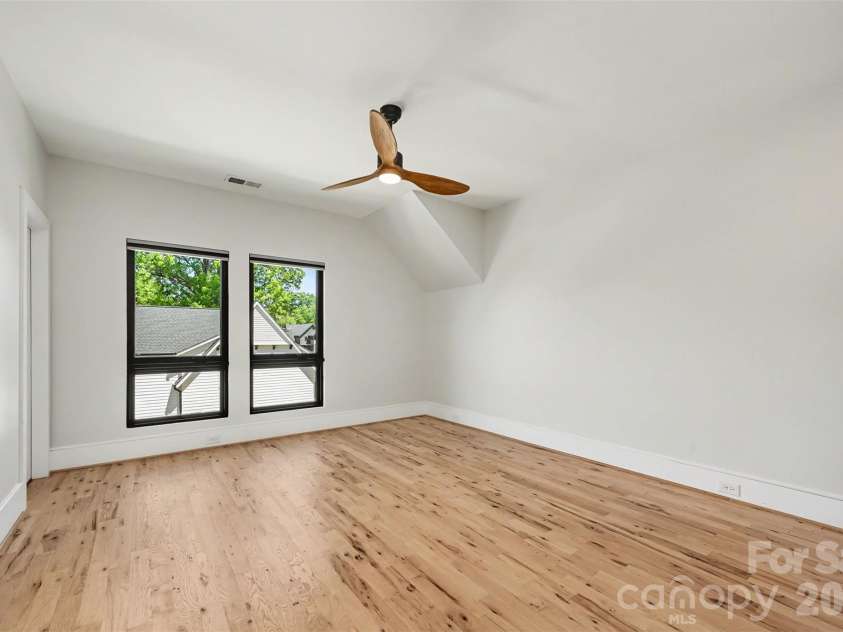2333 Pinckney Avenue, Charlotte, NC 28205.  MLS# CAR4371235, YatesRealty ID 17237. 