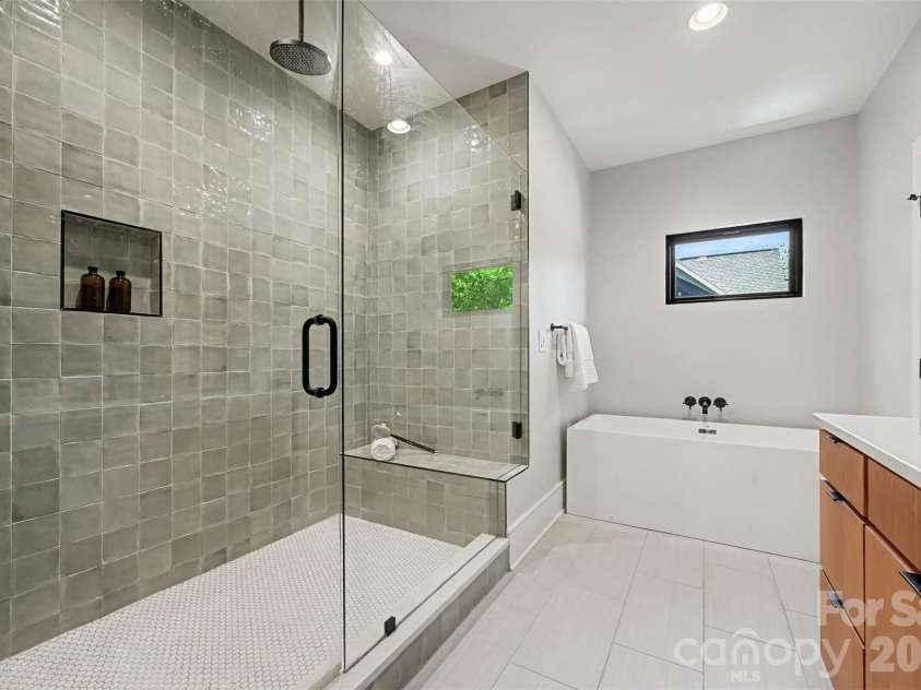 2333 Pinckney Avenue, Charlotte, NC 28205.  MLS# CAR4371235, YatesRealty ID 17237. 