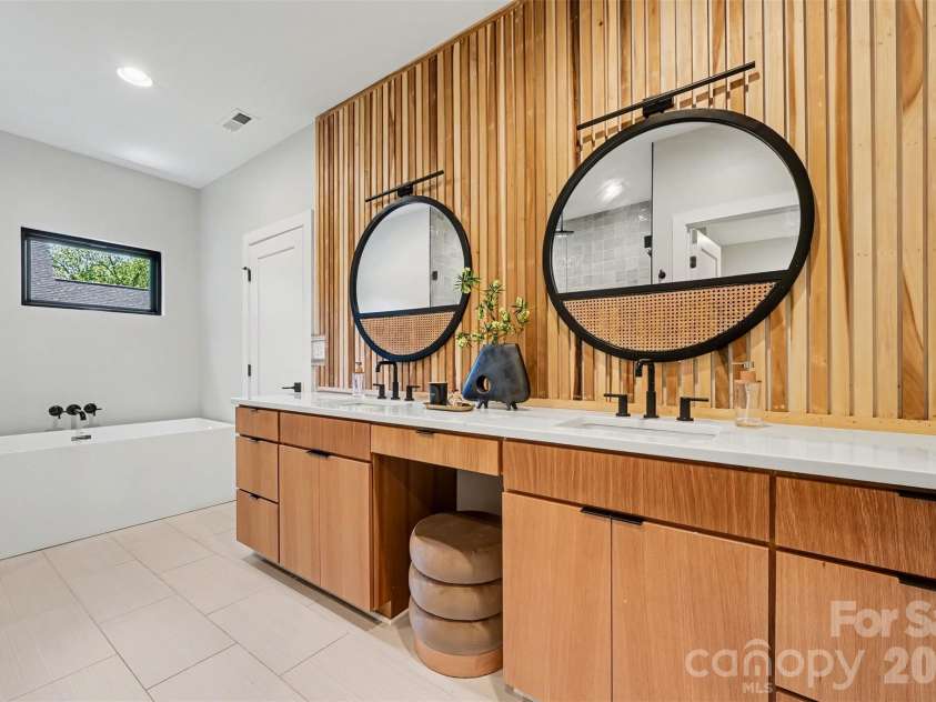 2333 Pinckney Avenue, Charlotte, NC 28205.  MLS# CAR4371235, YatesRealty ID 17237. 