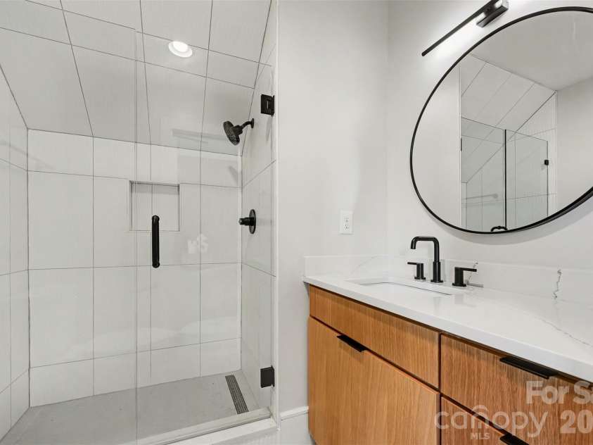 2333 Pinckney Avenue, Charlotte, NC 28205.  MLS# CAR4371235, YatesRealty ID 17237. 
