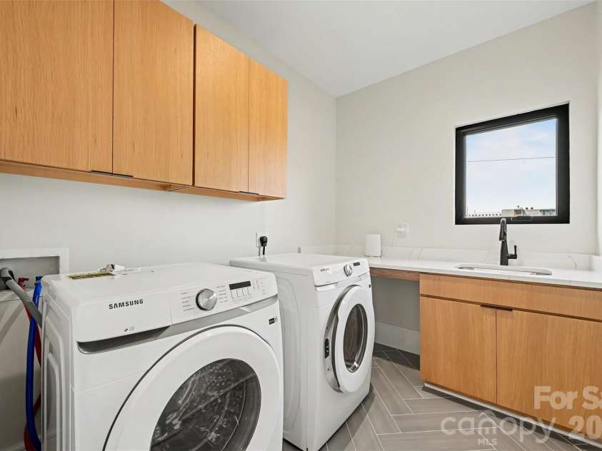 2333 Pinckney Avenue, Charlotte, NC 28205.  MLS# CAR4371235, YatesRealty ID 17237. 