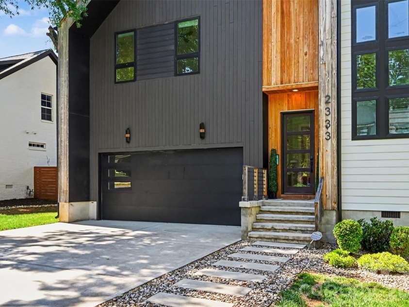 2333 Pinckney Avenue, Charlotte, NC 28205.  MLS# CAR4371235, YatesRealty ID 17237. 