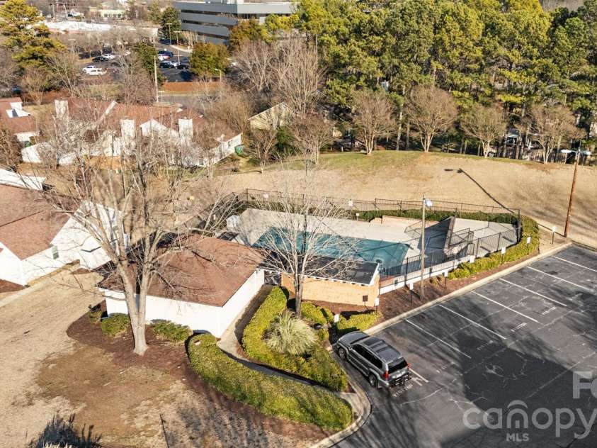7801 Davinci Lane, Charlotte, NC 28226.  MLS# CAR4342654, YatesRealty ID 17238. Community Pool