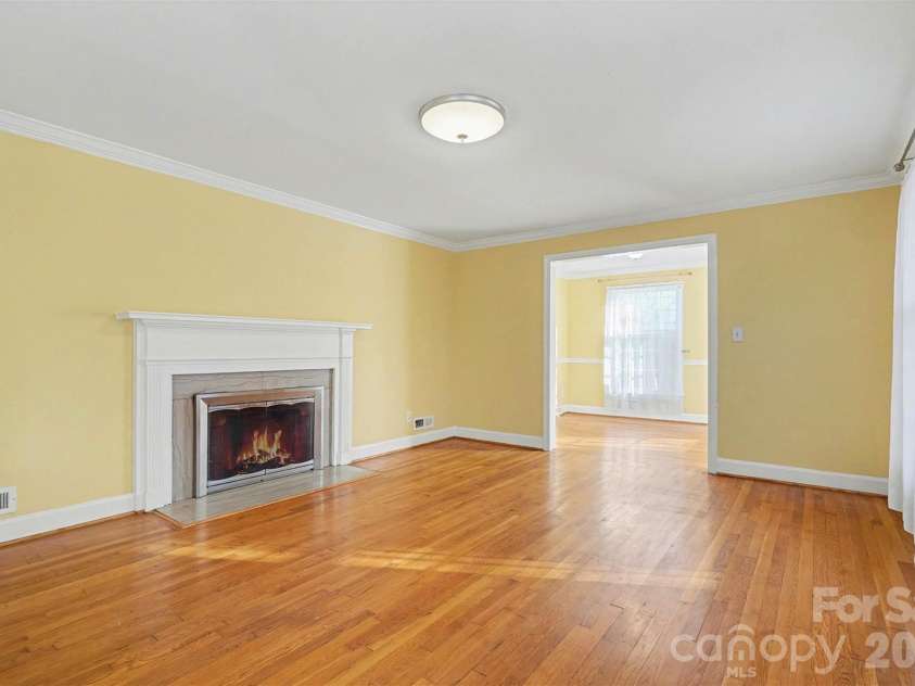 1215 Robinhood Circle, Charlotte, NC 28227.  MLS# CAR4331206, YatesRealty ID 17239. 
