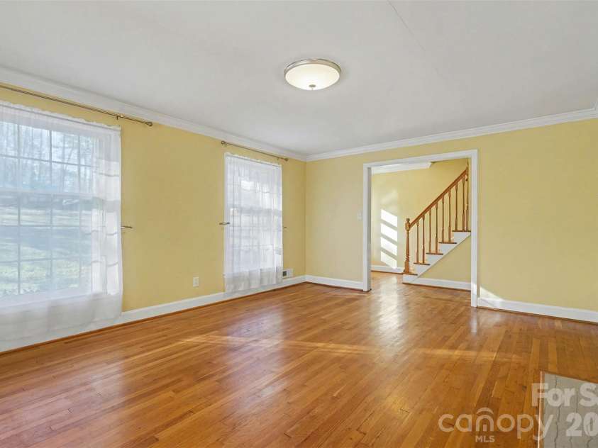 1215 Robinhood Circle, Charlotte, NC 28227.  MLS# CAR4331206, YatesRealty ID 17239. 