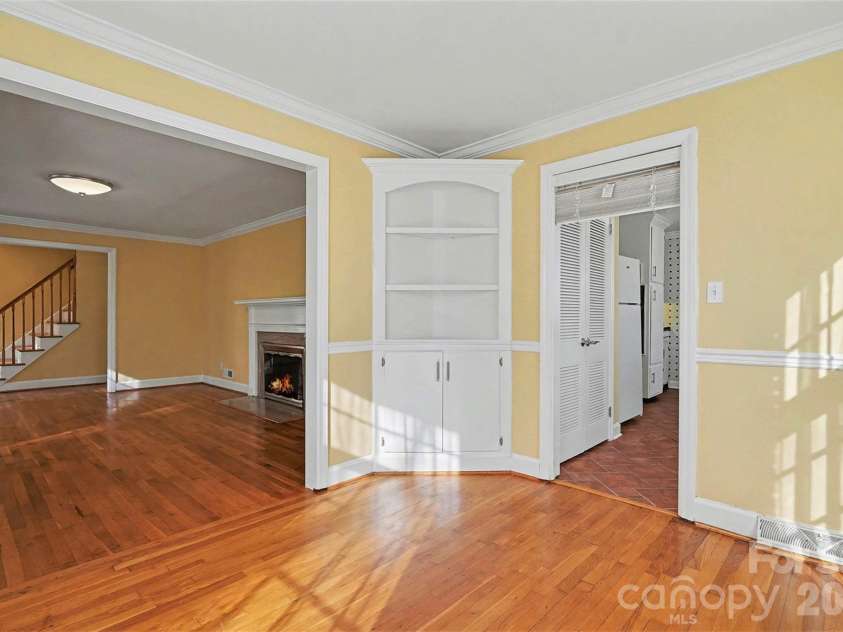 1215 Robinhood Circle, Charlotte, NC 28227.  MLS# CAR4331206, YatesRealty ID 17239. 