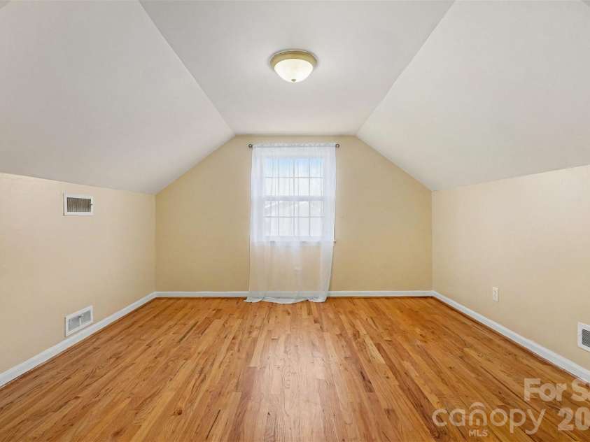 1215 Robinhood Circle, Charlotte, NC 28227.  MLS# CAR4331206, YatesRealty ID 17239. 