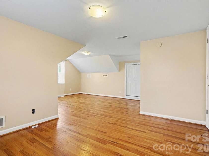 1215 Robinhood Circle, Charlotte, NC 28227.  MLS# CAR4331206, YatesRealty ID 17239. 