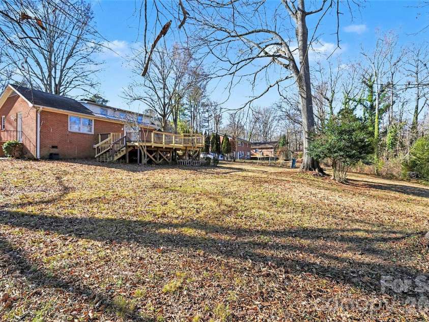1215 Robinhood Circle, Charlotte, NC 28227.  MLS# CAR4331206, YatesRealty ID 17239. 
