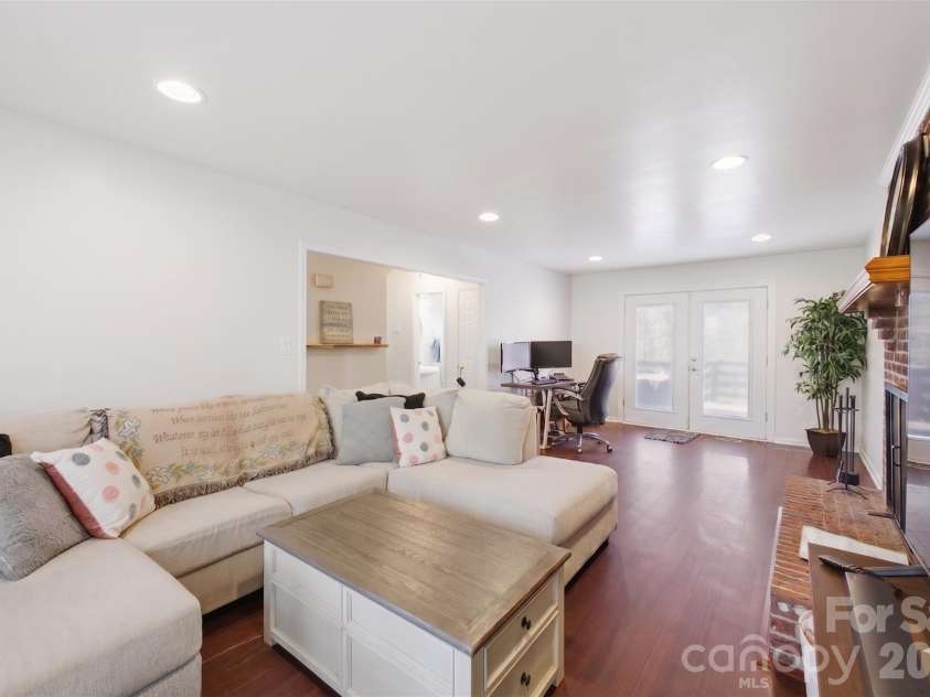 109 Elk Court, Mount Holly, NC 28120.  MLS# CAR4344317, YatesRealty ID 1724. (Popcorn ceilings digitally removed to reflect pop-corn ceiling physically being removed in home)