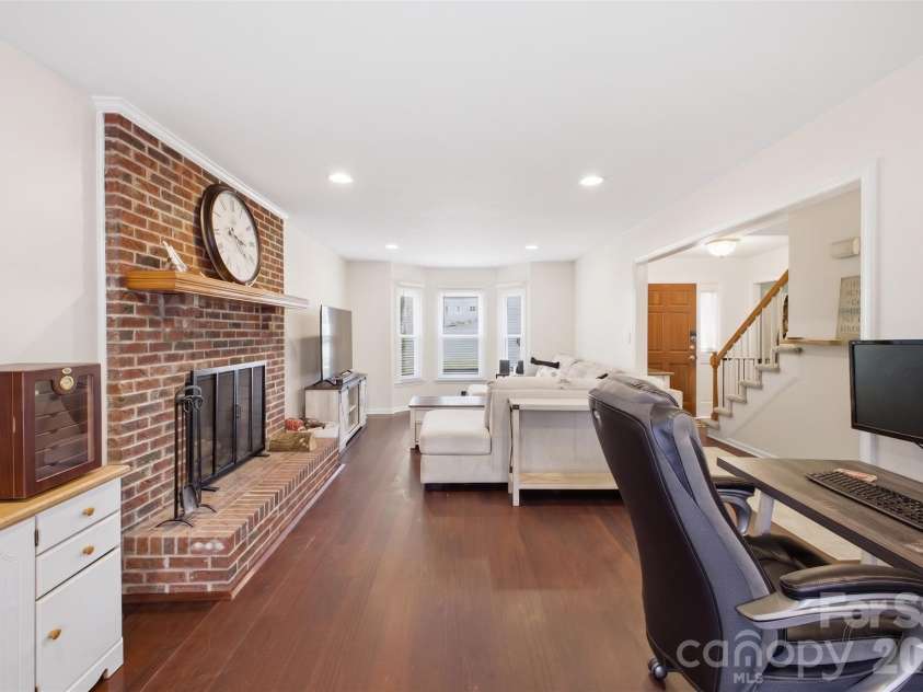109 Elk Court, Mount Holly, NC 28120.  MLS# CAR4344317, YatesRealty ID 1724. (Popcorn ceilings digitally removed to reflect pop-corn ceiling physically being removed in home)